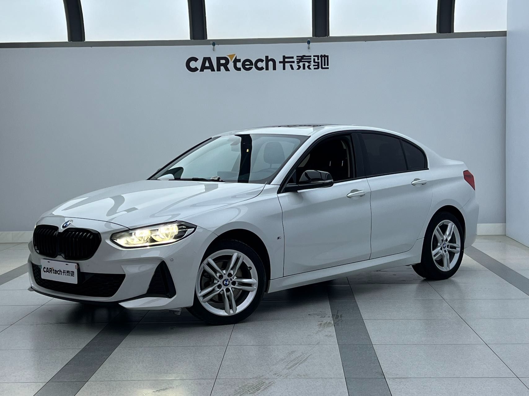 BMW X1 2021 — фото 1